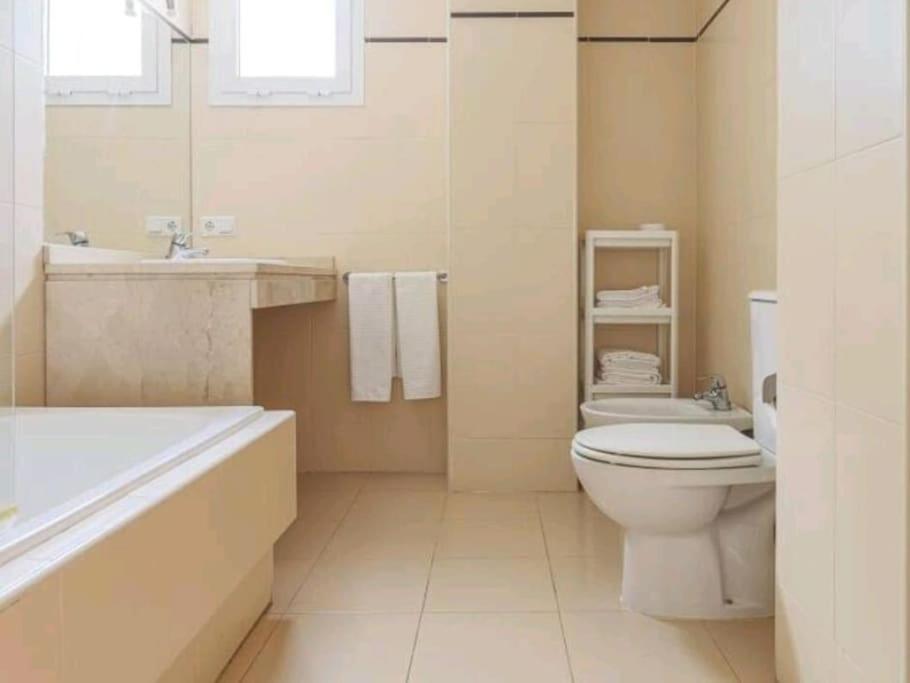 Alojamiento Con Piscina Y Parking En Sevilla La Algaba Exterior photo