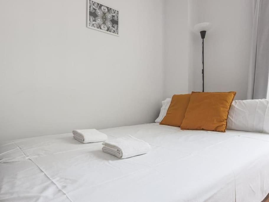 Alojamiento Con Piscina Y Parking En Sevilla La Algaba Exterior photo